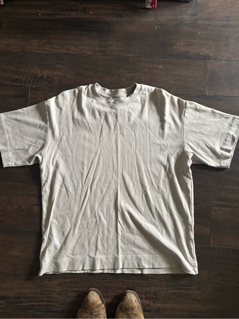 Zara Men's Crew Neck T-Shirt in Light Beige